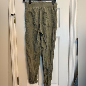 Abercrombie and Fitch Lightweight Olive Pants